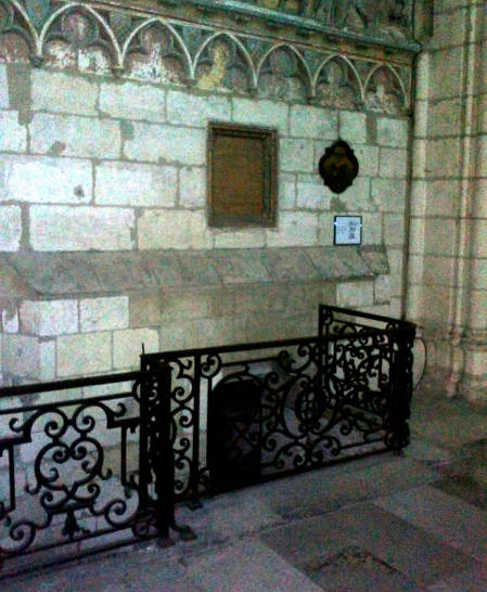 Entrée de la crypte